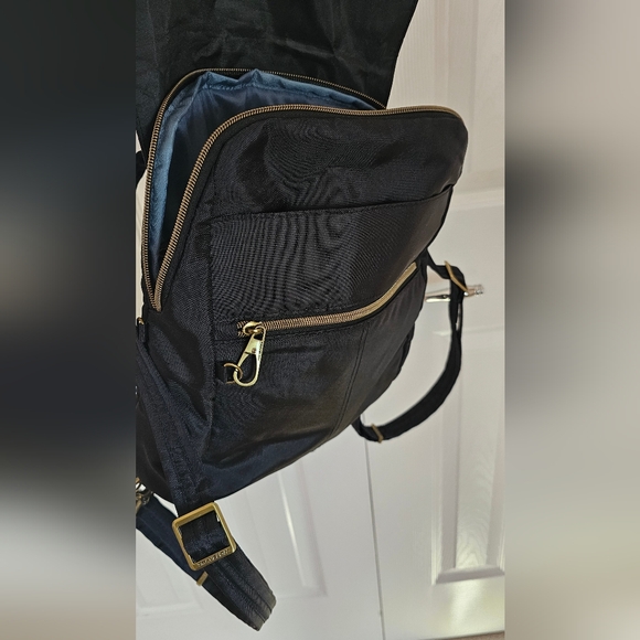 Travelon secure backpack - Picture 6 of 6